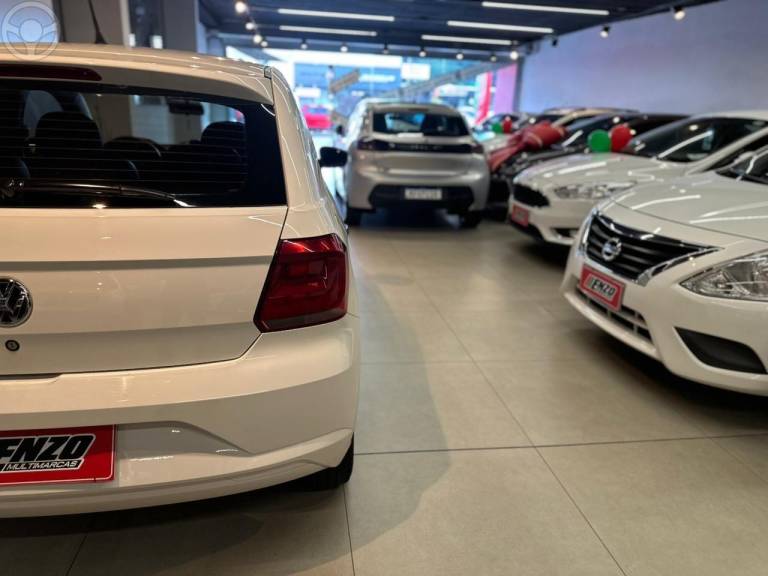 VOLKSWAGEN - GOL 1.0 12V MPI TOTALFLEX 4P MANUAL - 2019/2020 - BRANCA - R$ 48.900,00