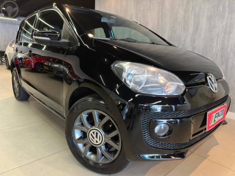 VOLKSWAGEN - UP 1.0 MPI RUN UP 12V FLEX 4P MANUAL - 2016/2017 - PRETA - R$ 49.900,00