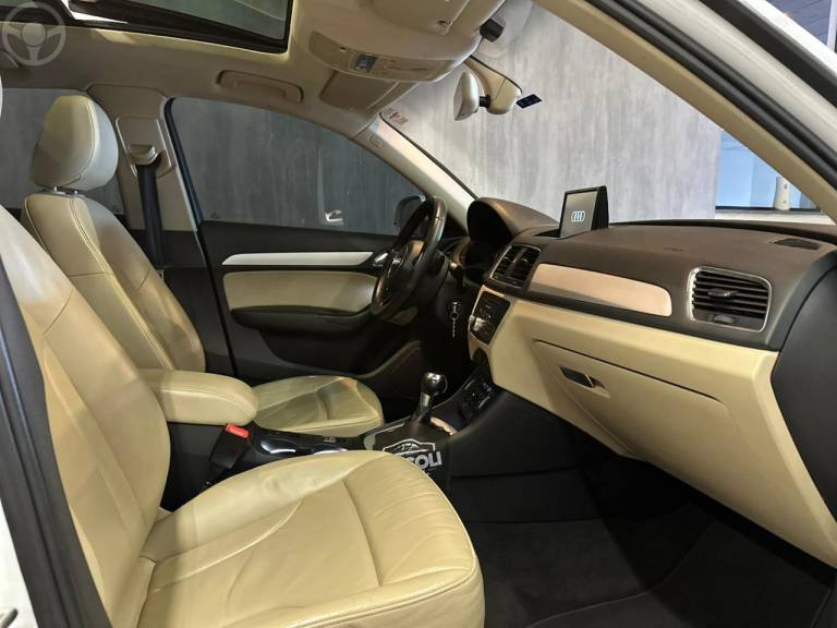 AUDI - Q3 1.4 TFSI AMBIENTE FLEX 4P S TRONIC - 2016/2017 - BRANCA - R$ 103.900,00