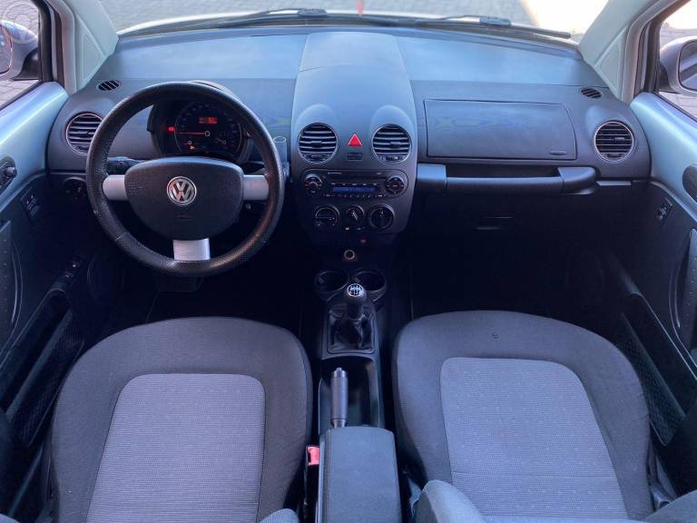 VOLKSWAGEN - NEW BEETLE 2.0 MI 8V 2P MANUAL - 2006/2007 - PRATA - R$ 37.900,00