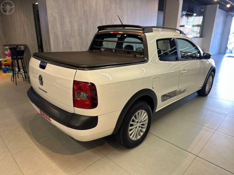 VOLKSWAGEN - SAVEIRO 1.6 MI ROCK IN RIO CD 8V FLEX 2P MANUAL - 2015/2016 - BRANCA - R$ 67.900,00