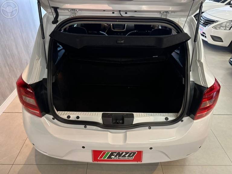 RENAULT - SANDERO 1.6 EXPRESSION 8V FLEX 4P AUTOMATIZADO - 2016/2017 - BRANCA - R$ 45.900,00