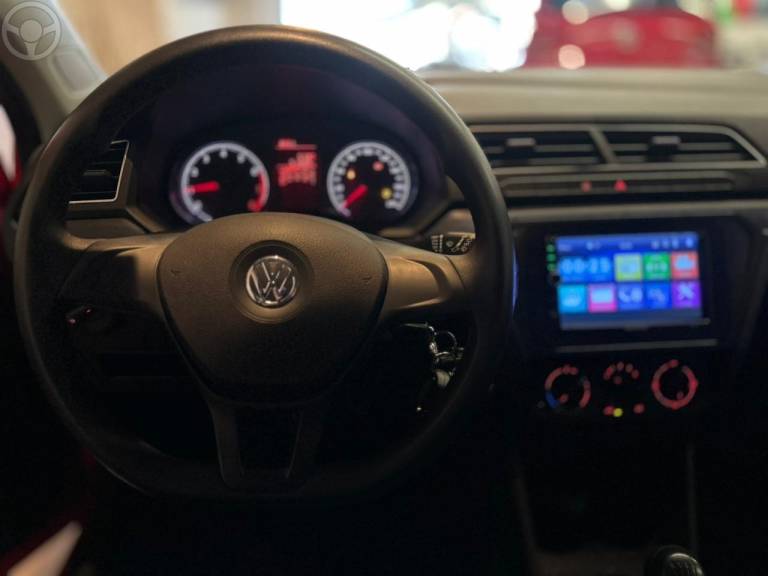 VOLKSWAGEN - GOL 1.0 12V MPI TOTALFLEX 4P MANUAL - 2022/2023 - VERMELHA - R$ 55.900,00