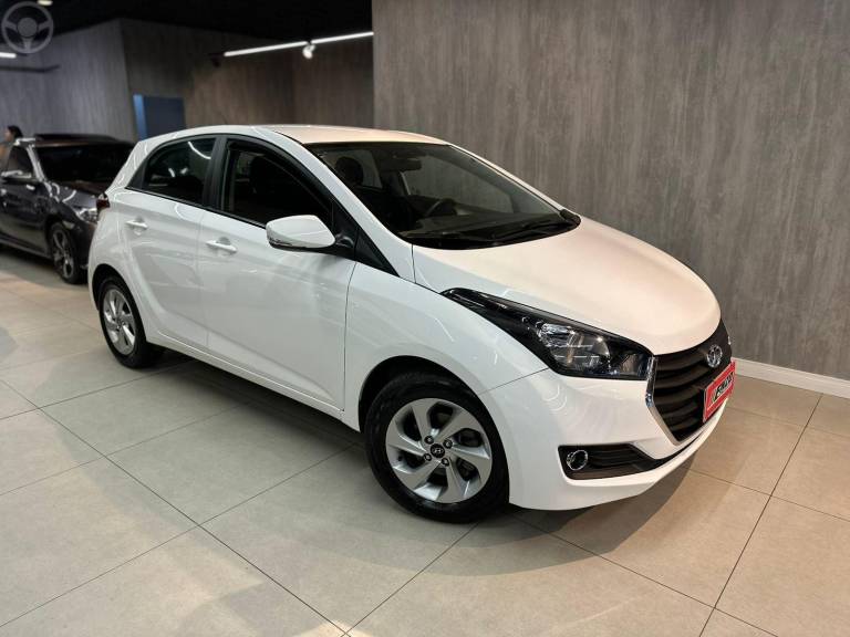 HYUNDAI - HB20 1.6 COMFORT 16V FLEX 4P MANUAL - 2016/2017 - BRANCA - R$ 57.900,00