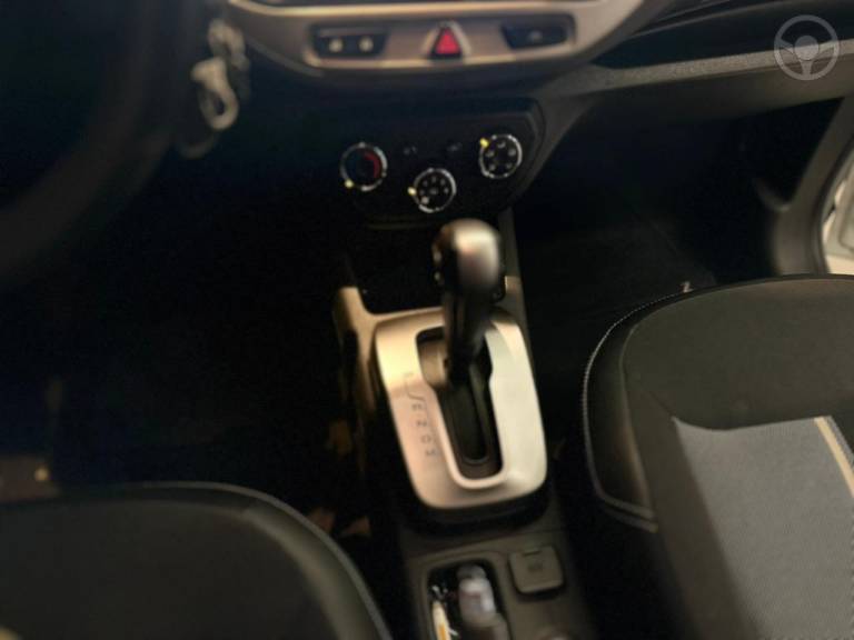 CHEVROLET - SPIN 1.8 ACTIV 8V FLEX 4P AUTOMÁTICO - 2015/2016 - PRATA - R$ 61.900,00