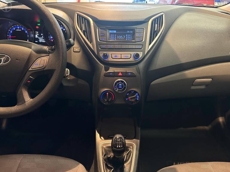 HYUNDAI - HB20S 1.6 COMFORT PLUS 16V FLEX 4P MANUAL - 2016/2016 - BRANCA - R$ 59.900,00
