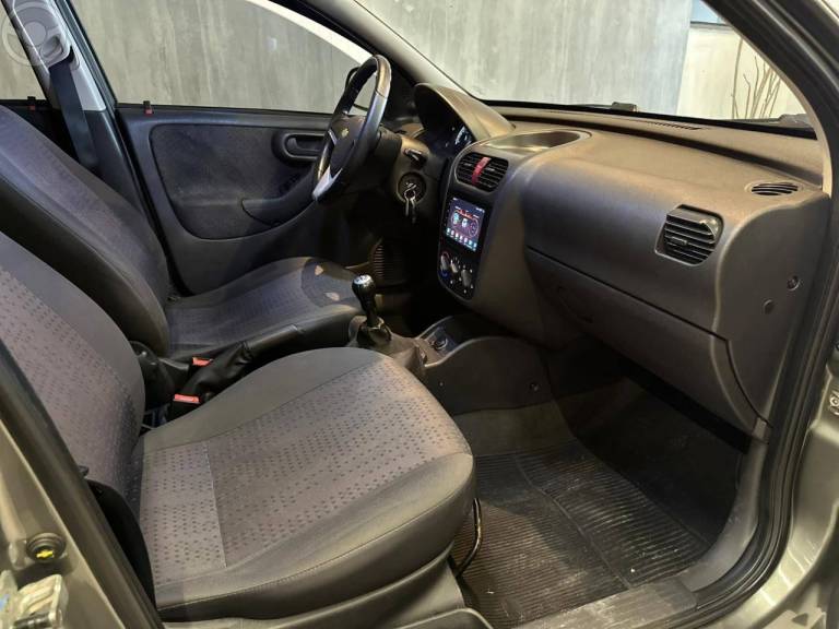 CHEVROLET - CORSA 1.4 MPFI MAXX 8V FLEX 4P MANUAL - 2010/2011 - CINZA - R$ 34.900,00