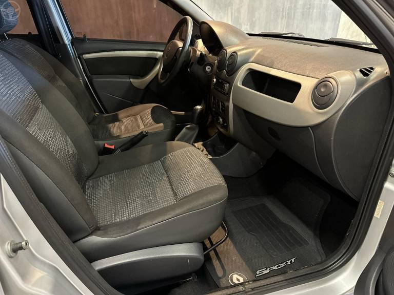 RENAULT - SANDERO 1.6 EXPRESSION 8V FLEX 4P MANUAL - 2009/2010 - PRATA - R$ 24.900,00