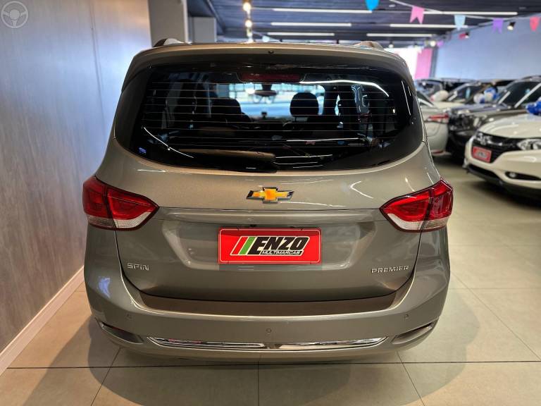 CHEVROLET - SPIN 1.8 PREMIER 8V FLEX 4P AUTOMÁTICO - 2023/2024 - PRATA - R$ 109.900,00