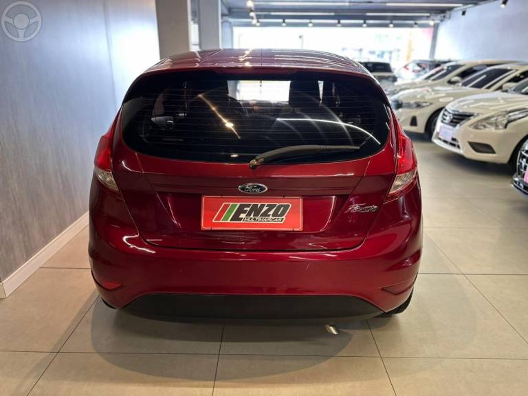 FORD - FIESTA 1.5 S HATCH 16V FLEX 4P MANUAL - 2013/2014 - VERMELHA - R$ 41.900,00