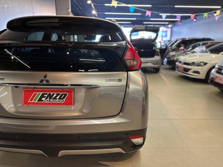 MITSUBISHI - ECLIPSE CROSS 1.5 HPE-S 16V 4P AUTOMÁTICO - 2021/2022 - PRATA - R$ 138.900,00