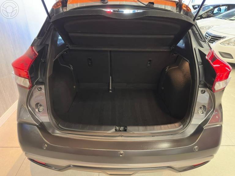 NISSAN - KICKS 1.6 16V FLEX SL PACK TECH 4P XTRONIC - 2017/2018 - CINZA - R$ 85.900,00