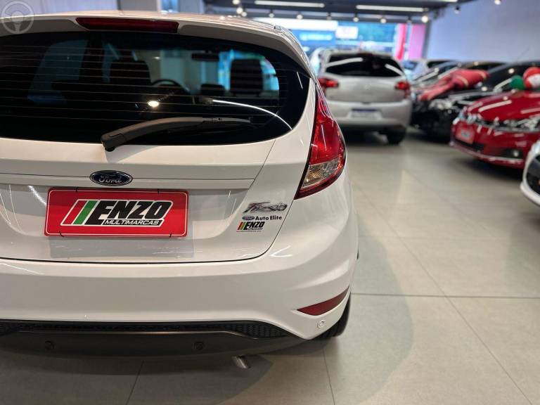 FORD - FIESTA 1.6 SEL HATCH 16V FLEX 4P AUTOMÁTICO - 2018/2018 - BRANCA - R$ 62.900,00