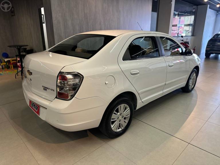 CHEVROLET - COBALT 1.8 MPFI LTZ 8V FLEX 4P AUTOMÁTICO - 2015/2015 - BRANCA - R$ 45.900,00