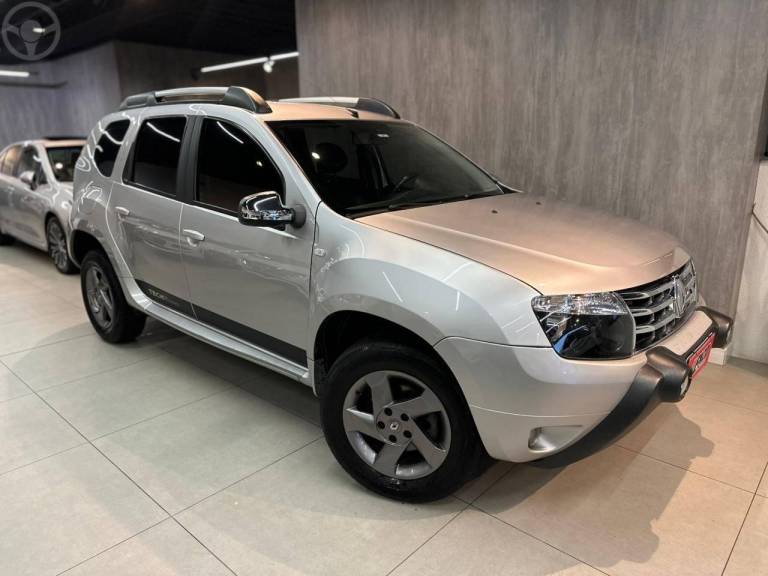 RENAULT - DUSTER 2.0 TECH ROAD 4X2 16V FLEX 4P AUTOMÁTICO - 2013/2014 - PRATA - R$ 55.900,00
