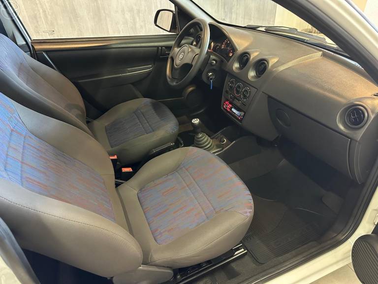 CHEVROLET - CELTA 1.0 MPFI VHC SPIRIT 8V FLEX 2P MANUAL - 2010/2011 - BRANCA - R$ 27.900,00
