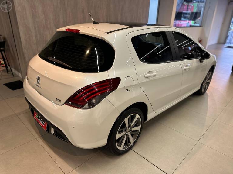 PEUGEOT - 308 1.6 GRIFFE THP 16V 4P AUTOMÁTICO - 2017/2017 - BRANCA - R$ 67.900,00