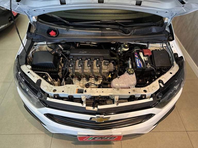 CHEVROLET - ONIX 1.4 MPFI ACTIV 8V FLEX 4P MANUAL - 2016/2017 - BRANCA - R$ 64.900,00