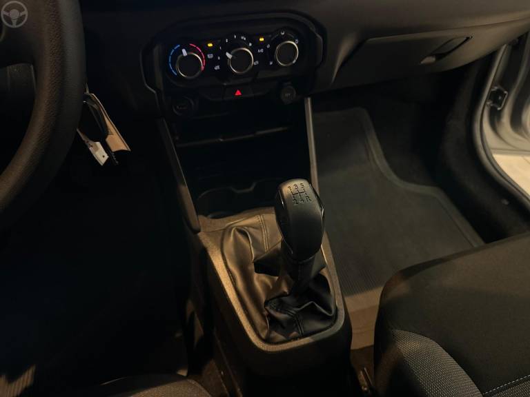 CITROËN - C3 1.0 LIVE PACK 6V 4P FLEX MANUAL - 2023/2023 - PRATA - R$ 65.900,00