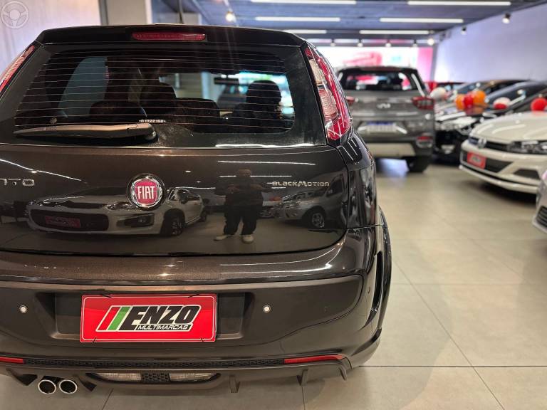 FIAT - PUNTO 1.8 BLACKMOTION 16V FLEX 4P AUTOMATIZADO - 2015/2016 - PRETA - R$ 51.900,00