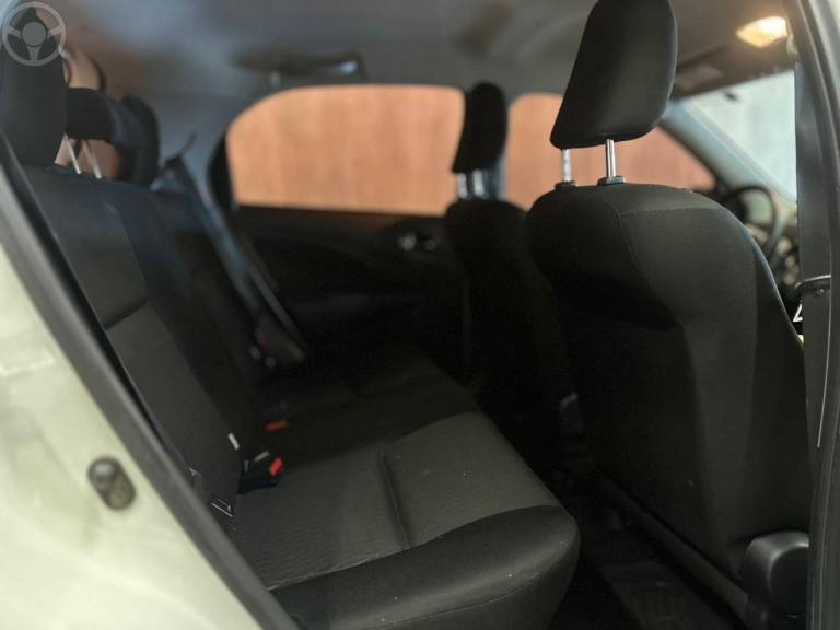TOYOTA - ETIOS 1.3 X 16V FLEX 4P MANUAL - 2017/2018 - BRANCA - R$ 56.900,00