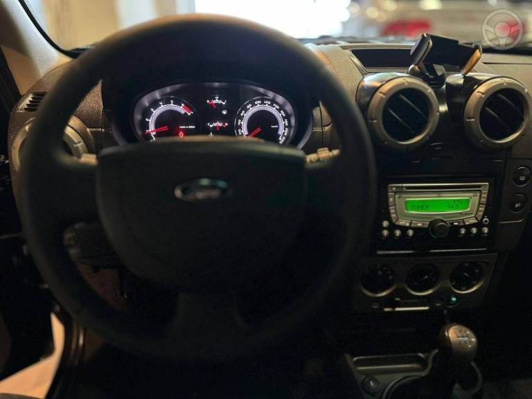 FORD - ECOSPORT 1.6 FREESTYLE 8V FLEX 4P MANUAL - 2011/2012 - PRETA - R$ 47.900,00