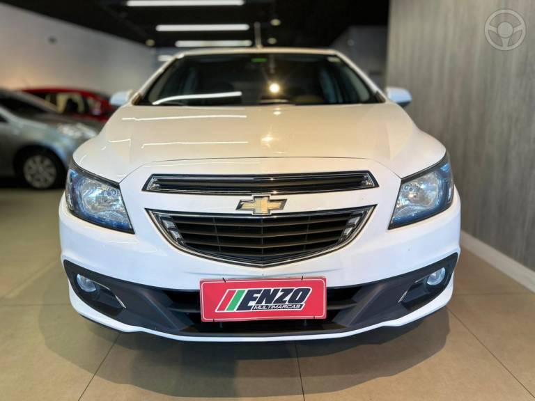 CHEVROLET - ONIX 1.4 MPFI LTZ 8V FLEX 4P MANUAL - 2014/2014 - BRANCA - R$ 52.900,00