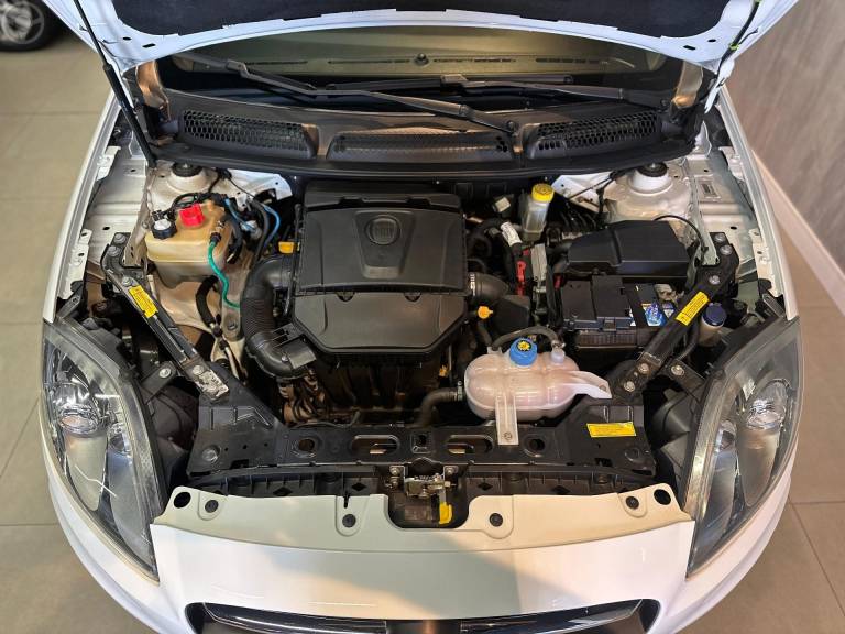 FIAT - BRAVO 1.8 SPORTING 16V FLEX 4P AUTOMATIZADO - 2016/2016 - BRANCA - R$ 58.900,00