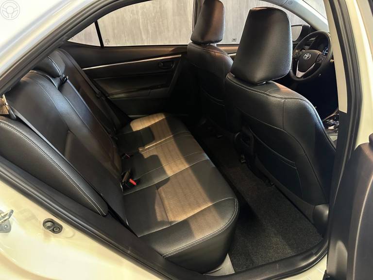 TOYOTA - COROLLA 2.0 XEI 16V FLEX 4P AUTOMÁTICO - 2018/2019 - BRANCA - R$ 110.900,00
