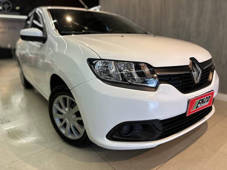 RENAULT - LOGAN 1.0 EXPRESSION 16V FLEX 4P MANUAL - 2015/2015 - BRANCA - R$ 36.900,00