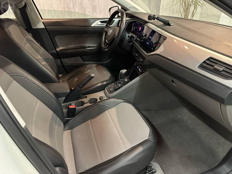 VOLKSWAGEN - POLO 1.0200 TSI HIGHLINE AUTOMÁTICO - 2018/2019 - BRANCA - R$ 82.900,00